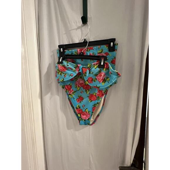 Betsey Johnson Blue Floral Two Piece High Waist Bottom Sz M Strapless Top Sz L - Picture 1 of 11